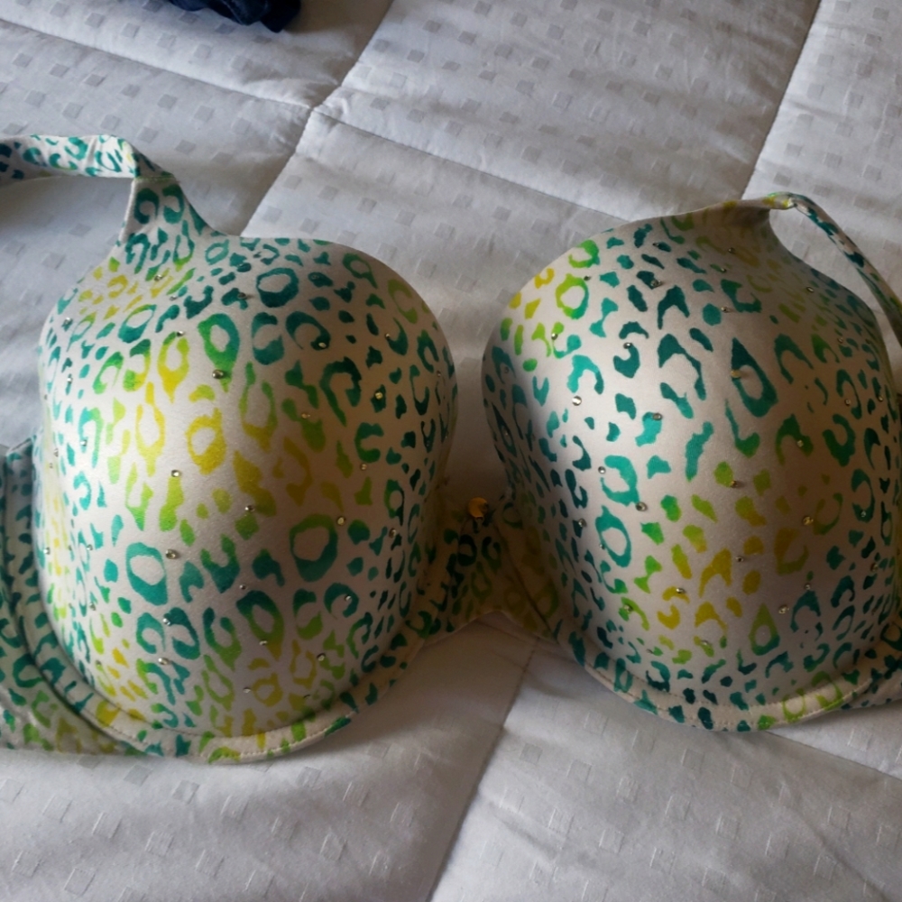 Victoria Secret Green leopard bra